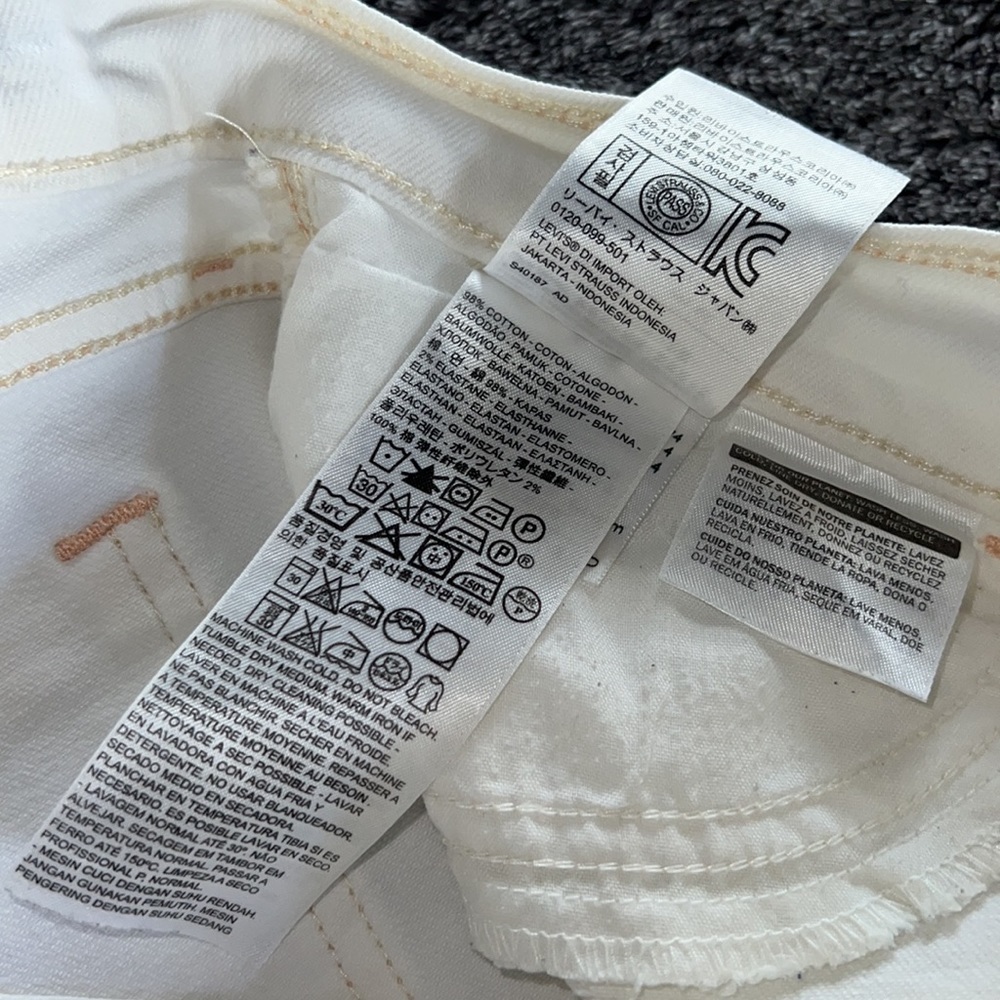 LEVIS SHORTS WHITE SIZE W30 PEACH & CREAM COLORED THREADS ROLLED HEM WHITE LABLE - Picture 9 of 17